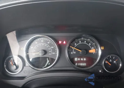 2016 Jeep Compass Latitude z USA, uszkodzony, nr VIN 1C4NJCEA9GD666721